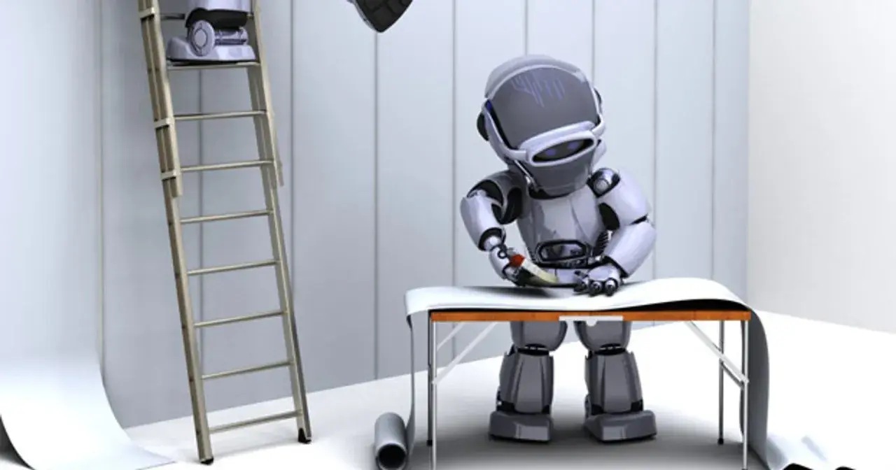 Ciekawostki o robotach: robot maluje ścianę, inny robot stoi na drabinie.